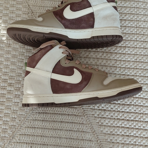 Light Chocolate Nike High Dunks - Picture 3 of 7